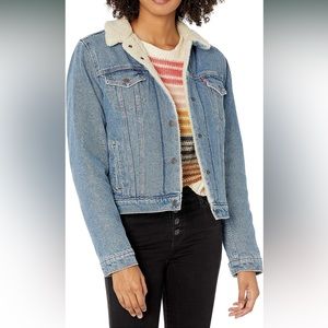NWT Levi’s Sherpa Jean jacket
